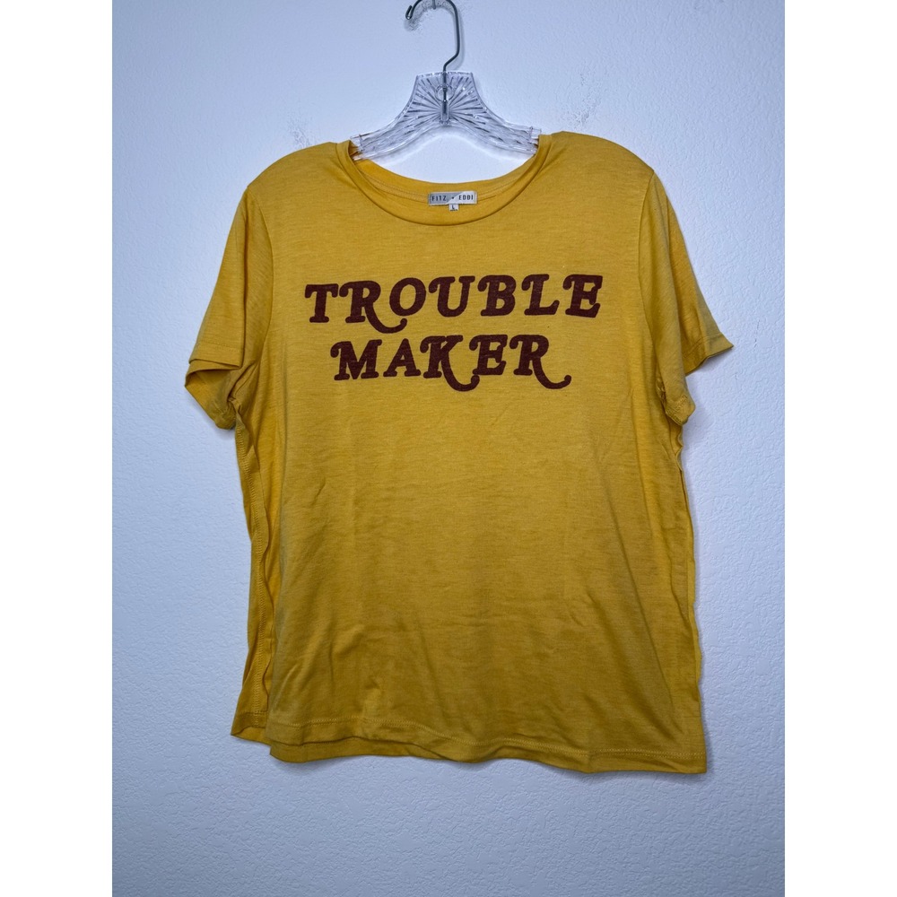Fitz + Eddi‎ Trouble Maker Graphic T Shirt Yellow Short Sleeve Size Large Buckle
